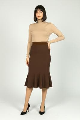 Коричневый