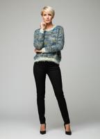 Женский демисезонный свитер травка