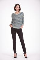 Женский демисезонный свитер травка