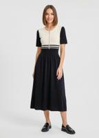 Контрасна трикотажна сукня