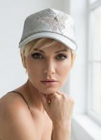 Жіноча гламурна кепка