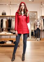 Женская демисезонная пуховая куртка с капюшоном