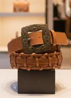 Женский ремень плетенный с пряжкой